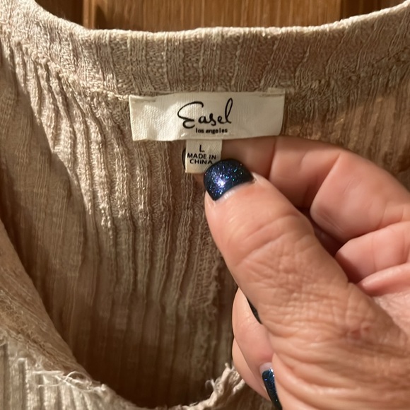 NWT large oversized easel top - Picture 2 of 6